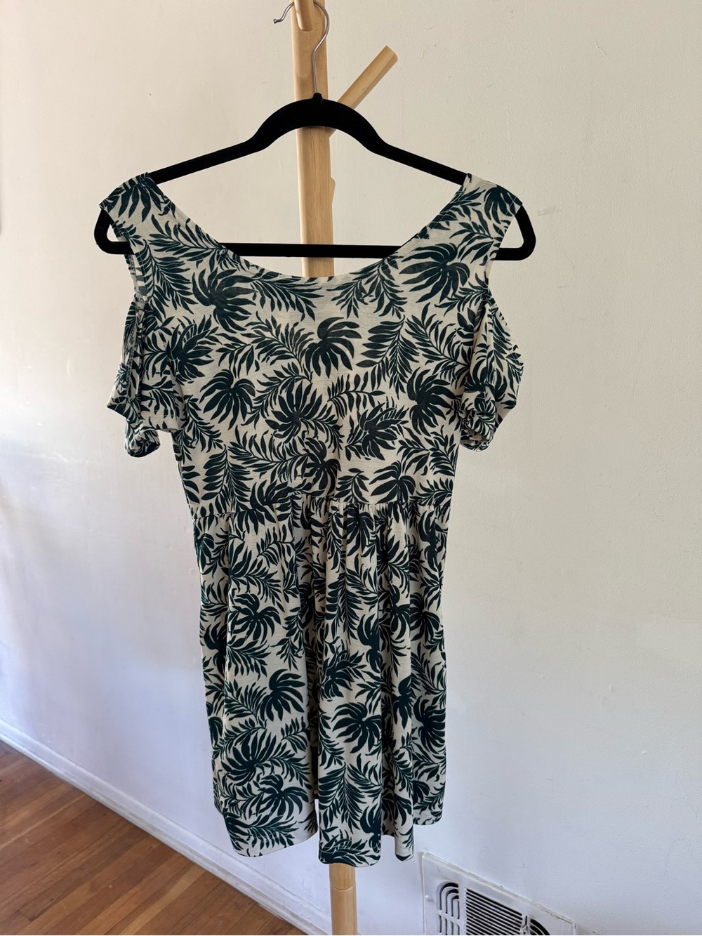 Women's Green Tropical Print Cold-Shoulder Shirt Dress